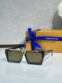 Picture of Louis Vuitton Sunglasses _SKUfw77317383fw